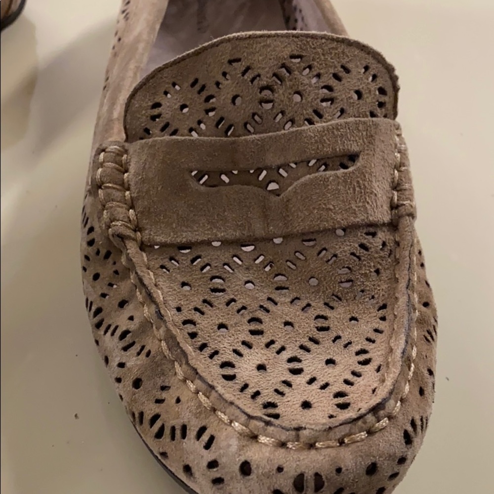 Eyelet perforated penny loafers - Picture 3 of 5